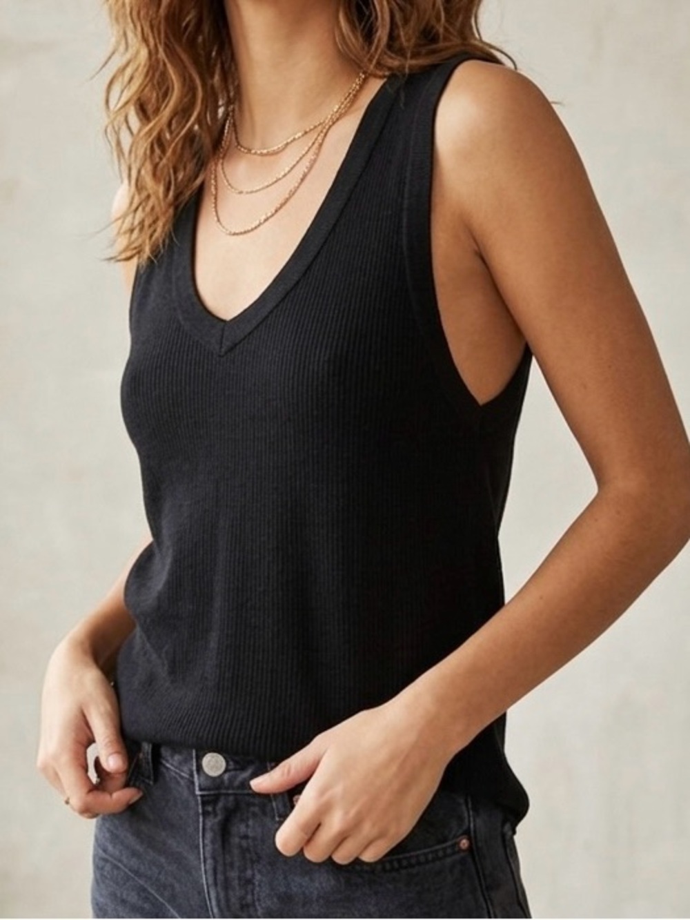 Topshop black sleeveless v-neck top, good condition, size 4